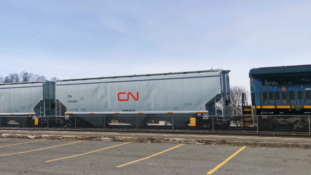 CN 114484